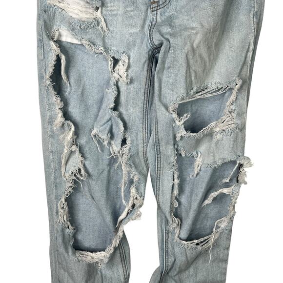American Eagle AE Mom Jean Destroyed Ripped Denim Tapered Mid Rise Light Wash 00 - Picture 4 of 9